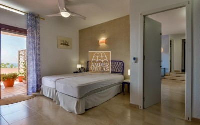 Exclusiva villa con impresionantes vistas panorámicas junto al Club de Golf de Altea